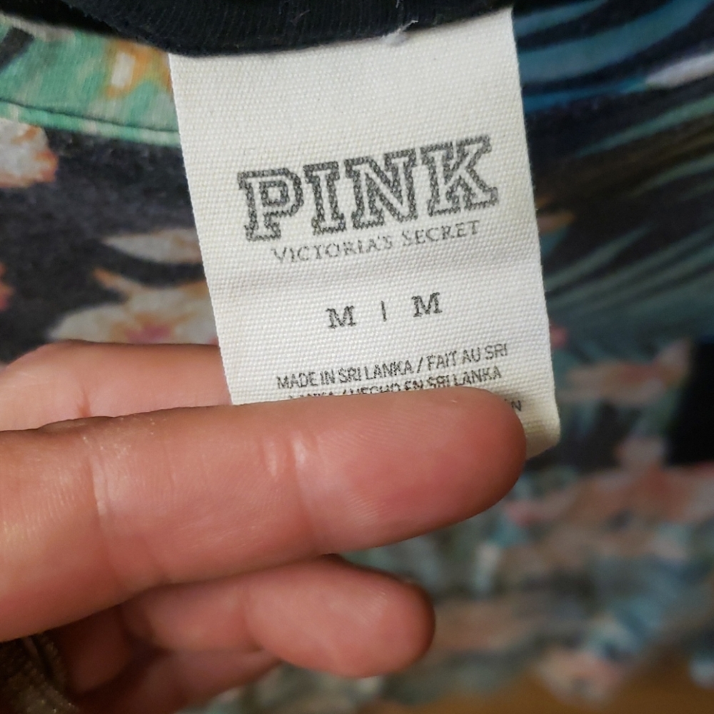 VS PINK tshirt - Picture 2 of 3